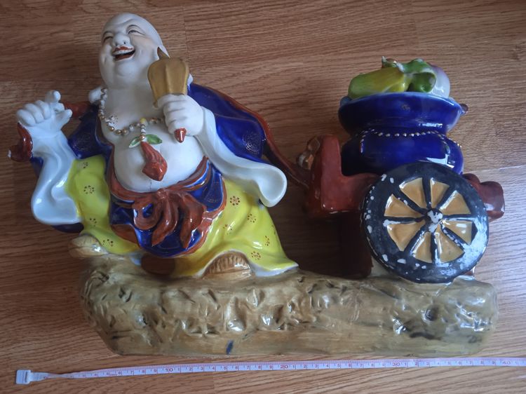 เซรามิกพระจีน ขนสดประมาณ กว้าง 36 ซม. สูง 26 ซม