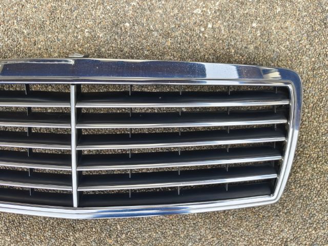 กระจังหน้า6ช่อง  Benz w202 C class ปี 1994-1999  รูปที่ 3