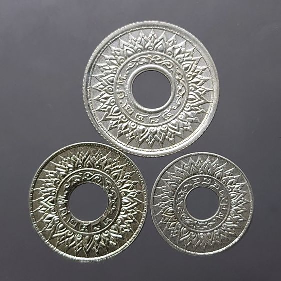 เหรียญสตางค์รู เนื้อเงิน ครบชุด 5-10-20 สตางค์ ลายกนกแข้งสิงห์ ปี พ.ศ.2484-2485 ผ่านใช้ รูปที่ 2