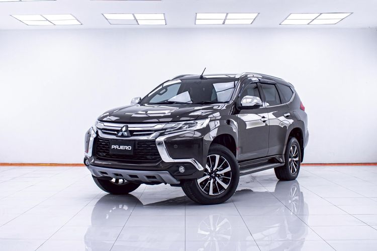 รถ Mitsubishi Pajero Sport 2.4 GT Premium 4WD สี น้ำตาล