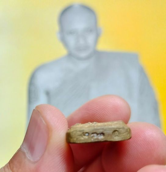 เหรียญพระยอดขุนพลโสฬสมงคลหล่อโบราณ เนื้อทองฝาบาตรผสมระฆังเก่า ออกวัดบางกุฎีทอง ปี2546 ท่านเจ้าคุณ พระราชสิริวัชรรังสี (หลวงพ่อชำนาญ อุตฺตมปญโญ) วัดชินวรารามฯ จ.ปทุมธานี รูปที่ 8