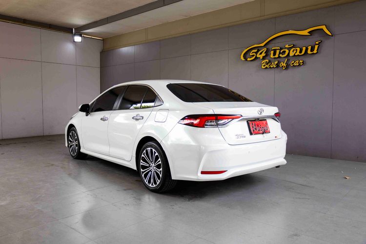 Toyota Altis 2021 1.8 GR Sport CVT Sedan เบนซิน ไม่ติดแก๊ส เกียร์อัตโนมัติ ขาว รูปที่ 4