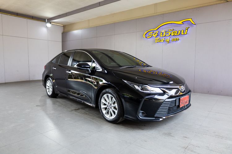 รถ Toyota Altis 1.6 G สี ดำ