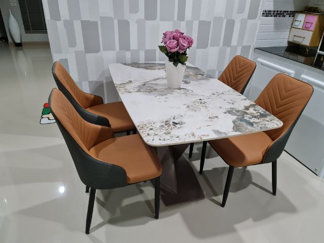 Dining Table with 4 chairs รูปที่ 2