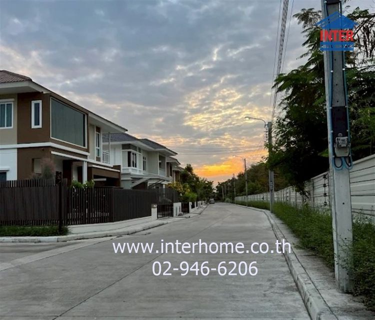 มีบางส่วน ไม่ใช่ บ้านเดี่ยว 2 ชั้น 55 ตร.ว. หมู่บ้านเดอะแพลนท์ อ่อนนุช-มอเตอร์เวย์ ถนนหลวงแพ่ง ถนนมอเตอร์เวย์ อ่อนนุช-ลาดกระบัง บางเสาธง สมุทรปราการ รูปที่ 3