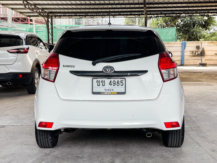 Toyota Yaris 2017 1.2 J Sedan เบนซิน ไม่ติดแก๊ส เกียร์อัตโนมัติ ขาว รูปที่ 4