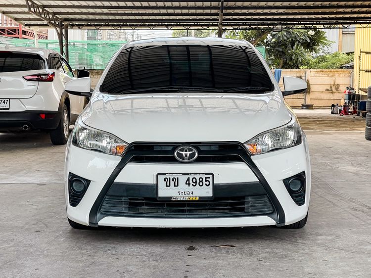 Toyota Yaris 2017 1.2 J Sedan เบนซิน ไม่ติดแก๊ส เกียร์อัตโนมัติ ขาว รูปที่ 2