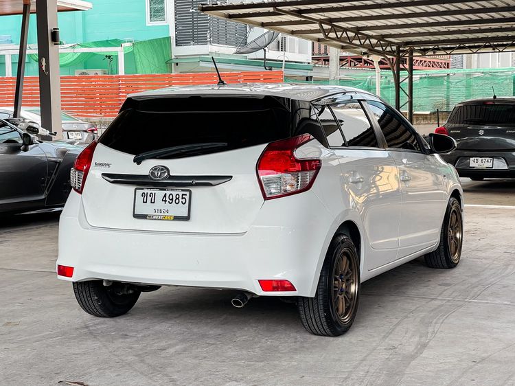 Toyota Yaris 2017 1.2 J Sedan เบนซิน ไม่ติดแก๊ส เกียร์อัตโนมัติ ขาว รูปที่ 3