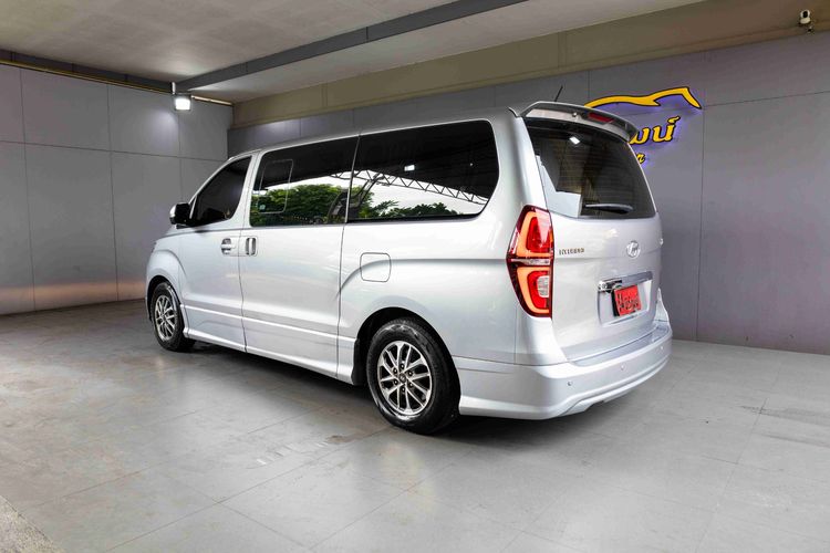 Hyundai H-1  2019 2.5 Deluxe Utility-car ดีเซล ไม่ติดแก๊ส เกียร์อัตโนมัติ เทา รูปที่ 4
