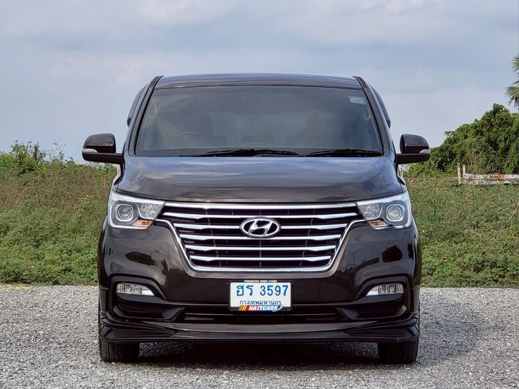 Hyundai H-1  2018 2.5 Elite Van ดีเซล ไม่ติดแก๊ส เกียร์อัตโนมัติ น้ำตาล รูปที่ 2