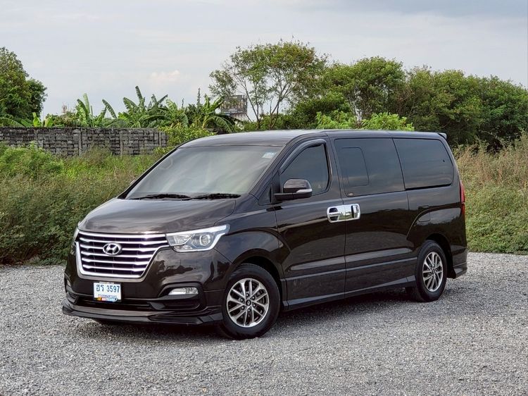 Hyundai H-1  2018 2.5 Elite Van ดีเซล ไม่ติดแก๊ส เกียร์อัตโนมัติ น้ำตาล