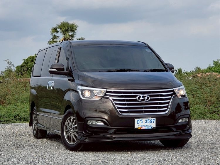 Hyundai H-1  2018 2.5 Elite Van ดีเซล ไม่ติดแก๊ส เกียร์อัตโนมัติ น้ำตาล รูปที่ 3