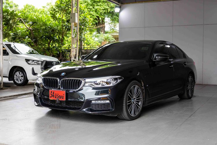 BMW Series 5 2017 530e Sedan ปลั๊กอินไฮบริด (PHEV) ไม่ติดแก๊ส เกียร์อัตโนมัติ ดำ รูปที่ 3