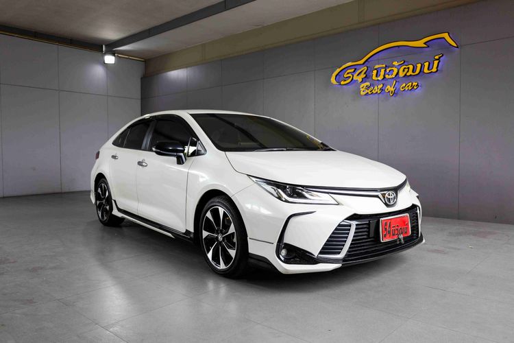 Toyota Altis 2019 1.8 GR Sport CVT Sedan เบนซิน ไม่ติดแก๊ส เกียร์อัตโนมัติ ขาว