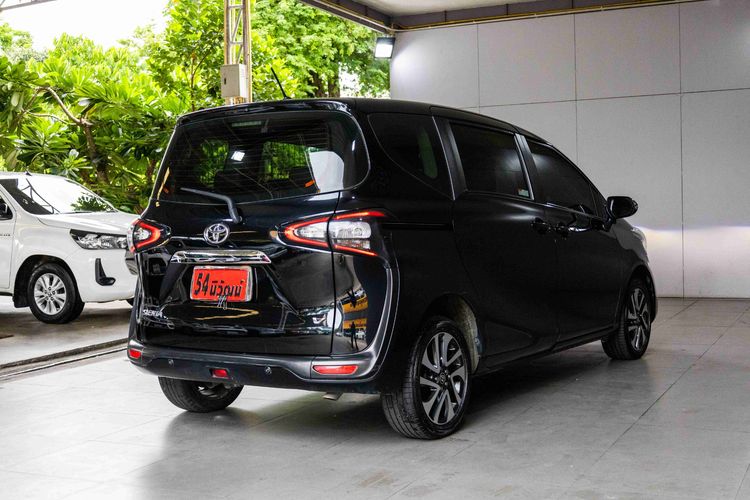 Toyota Sienta 2022 1.5 V Utility-car เบนซิน ไม่ติดแก๊ส เกียร์อัตโนมัติ ดำ รูปที่ 4