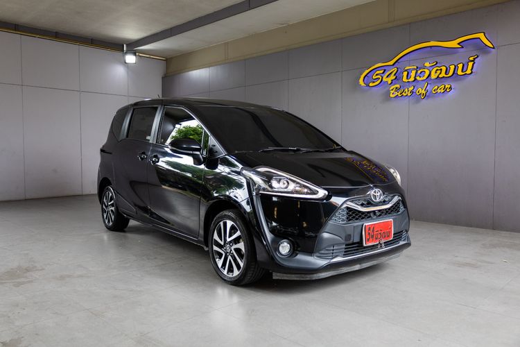 รถ Toyota Sienta 1.5 V สี ดำ