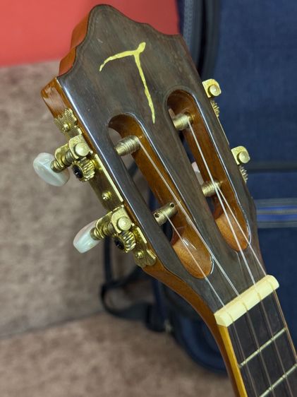 ขายอูคูเลเล่ ไฟฟ้า พร้อมขาตั้งและกระเป๋ายีนส์ รูปที่ 5