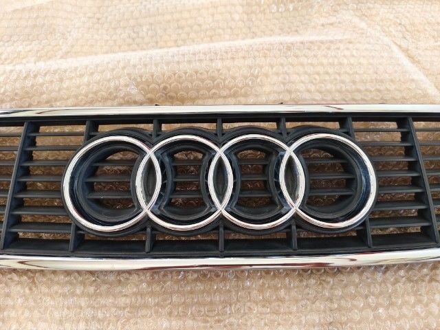 กระจังหน้า Audi S3 8L ปี 2000-2002 พร้อมโลโก้ S3 ปีสุดท้าย ของแท้ สภาพสวยๆ ประมูลมาไม่เคยใช้งาน และไฟเลี้ยวข้างแก้มบังโคลนหน้า สีขาว ของแท้ รูปที่ 12