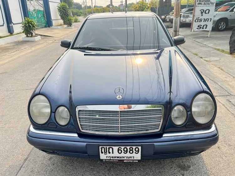 Mercedes-Benz E-Class 1996 E230 Sedan เบนซิน ไม่ติดแก๊ส เกียร์อัตโนมัติ น้ำเงิน รูปที่ 2