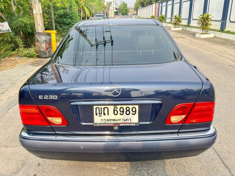 Mercedes-Benz E-Class 1996 E230 Sedan เบนซิน ไม่ติดแก๊ส เกียร์อัตโนมัติ น้ำเงิน รูปที่ 3