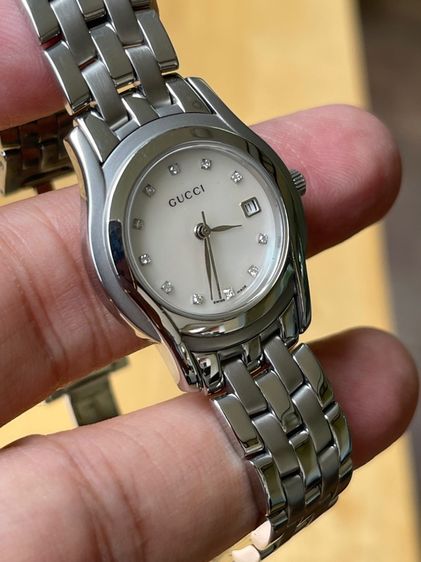 GUCCI Round face Watches Mother of Pearl Diamond 5500L Quartz Silver Dial Women's SS  รูปที่ 12