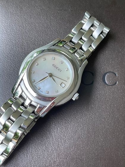 GUCCI Round face Watches Mother of Pearl Diamond 5500L Quartz Silver Dial Women's SS  รูปที่ 9