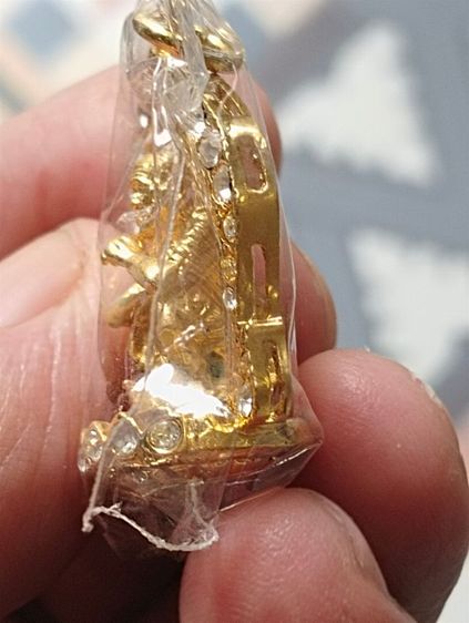 ล็อกเก็ตหลวงพ่อคูณเลี่ยมพลอยขาวเสาร์๕วัดบ้านไร่ รูปที่ 8