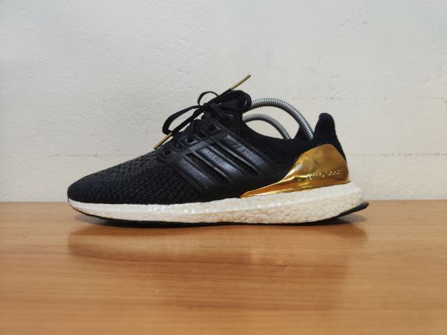 Adidas Ultra Boost 2.0 Gold 42.0 26.5 แท้ มือสอง รูปที่ 3
