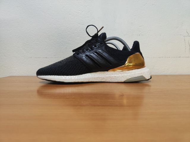 ดำ ผ้า รองเท้าผ้าใบ UK 8 | EU 42 | US 8.5 Adidas Ultra Boost 2.0 Gold 42.0 26.5 แท้ มือสอง