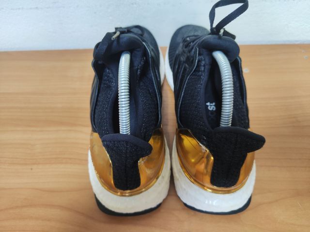 Adidas Ultra Boost 2.0 Gold 42.0 26.5 แท้ มือสอง รูปที่ 7