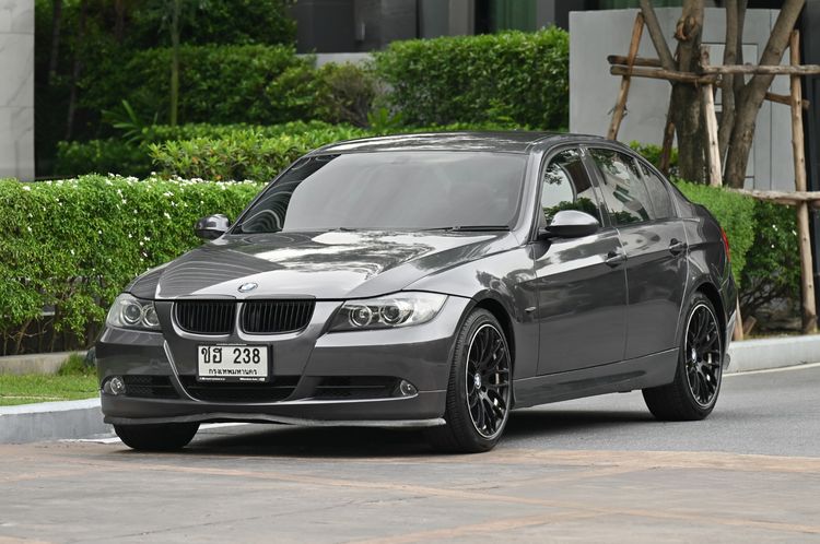 รถ BMW Series 3 318i สี เทา