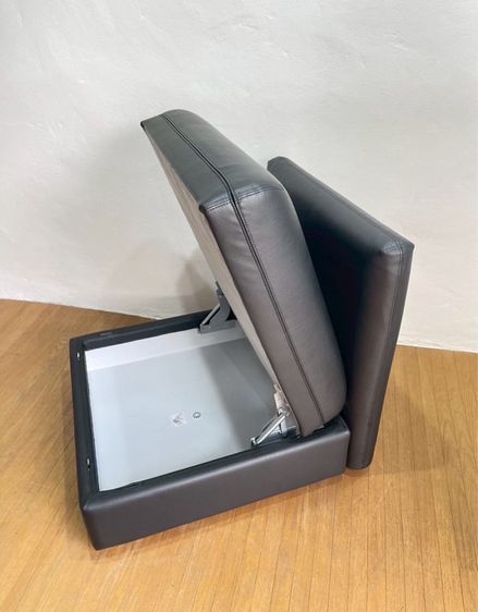 IKEA VALLENTUNA โซฟาหนังสภาพดีมากๆใช้งานปกติเลยค่ะมือ1ราคาแรงเลย10000 น่าใช้มากๆ รูปที่ 4