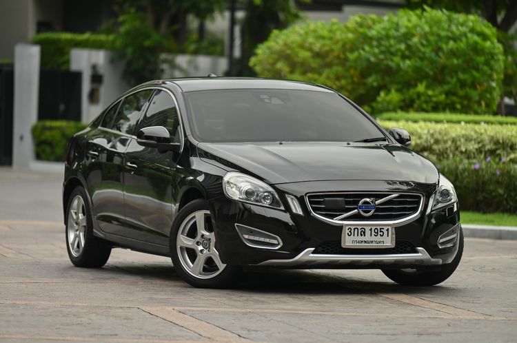 Volvo S60 2012 1.6 Drive Sedan เบนซิน ไม่ติดแก๊ส เกียร์อัตโนมัติ ดำ รูปที่ 2
