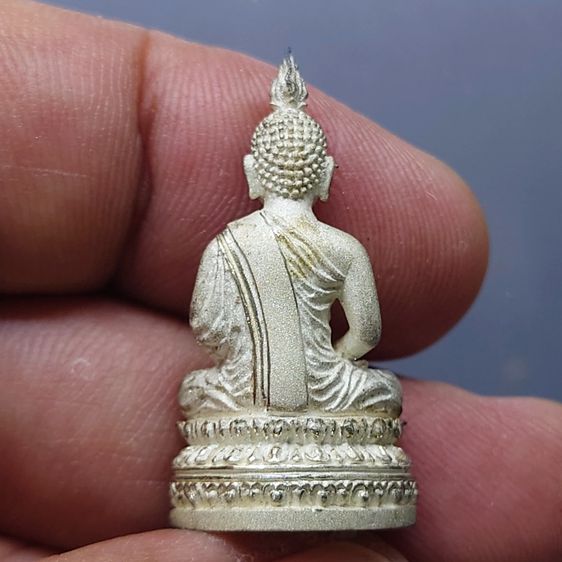 พระนิรันตราย เนื้อเงิน พิมพ์ใหญ่ 200 ปี พระจอมเกล้าฯ โครงการบูรณะฯ โบราณสถาน วัดมกุฏกษัตริยาราม ปี2547 พร้อมกล่องเดิม รูปที่ 2