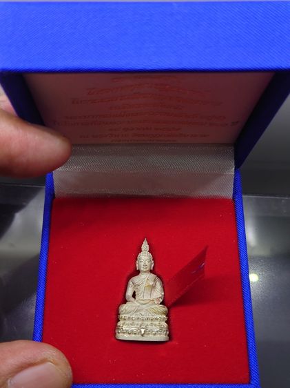 พระนิรันตราย เนื้อเงิน พิมพ์ใหญ่ 200 ปี พระจอมเกล้าฯ โครงการบูรณะฯ โบราณสถาน วัดมกุฏกษัตริยาราม ปี2547 พร้อมกล่องเดิม รูปที่ 7