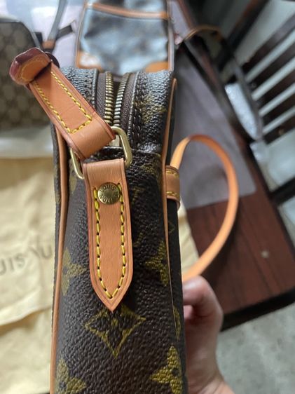 LOUIS VUITTON DANUBE CROSSBODY BAG  รูปที่ 6