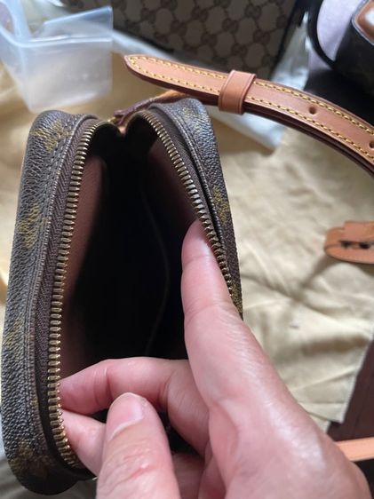 LOUIS VUITTON DANUBE CROSSBODY BAG  รูปที่ 14