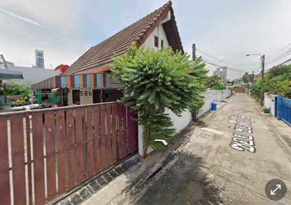 ขายที่ดิน+ บ้าน ตั้งอยุ่ที่ ถนนซอยสุขุมวิท65 ราคา35ล้าน คุณติ๊กโทรและLine 09044-22028 ใกล้btsเอกมัย รพ.สุขุมวิท