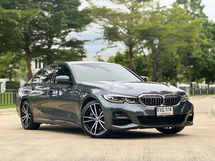 BMW Series 3 2021 330e Sedan ปลั๊กอินไฮบริด (PHEV) ไม่ติดแก๊ส เกียร์อัตโนมัติ เทา รูปที่ 3