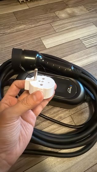 Portable Charger for EV 16a รูปที่ 2