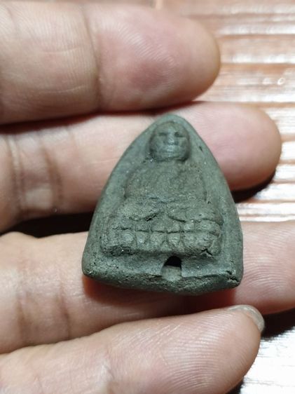 หลวงปู่ทวด เนื้อว่าน หลัง รูปเหมือนแผ่นปั๊ม อาจารย์ทอง เนื้อเงิน รุ่น ทองฉลองเจดีย์ ปี 52 สภาพสวยไม่ผ่านการใช้ รับประกันพระแท้ ดูง่าย รูปที่ 7