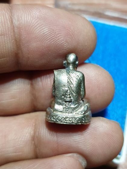 รูปหล่อสมเด็จพระสังฆราชญาณสังวร วัดบวรนิเวศ ปี 36 เนื้อเงิน สภาพไม่ผ่านการใช้ สวยไม่แพ้ใคร รูปที่ 5