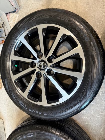 ล้อ Toyota แท้ ขอบ 16 พร้อมยาง สภาพสวย รูปที่ 4