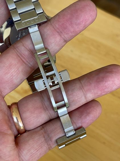 GUCCI Dive 45 mm Stainless Steel Black Dial Men’s 's Quartz Watch YA136302 รูปที่ 12