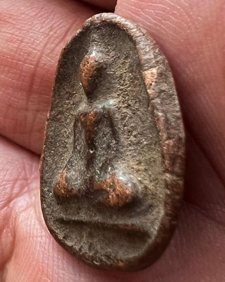 พระเนื้อดิน ขนาด 2.4x1.9 ซ.ม พระบ้านเก่าเก็บหลายสิบปีไม่ทราบที่ รูปที่ 3