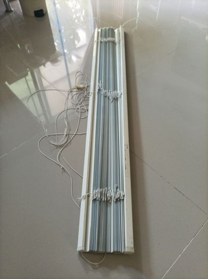 มู่ลี่ อลูมีเนียม แผ่นใบ 2 สี ทนนาน ปรับบังแสงแดด หรือดึงขึ้นลง ได้ตามต้องการ รูปที่ 3