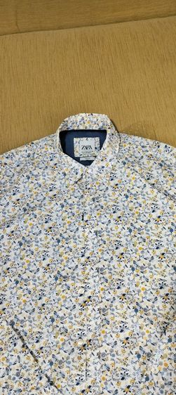 เสื้อเชิ๊ตผู้ชายSara เหลืองขาว อก18นิ้วแขนยาว26นิ้ว