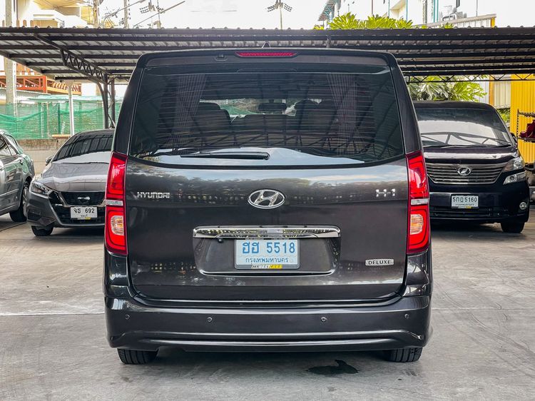 Hyundai H-1  2019 2.5 Deluxe Van ดีเซล ไม่ติดแก๊ส เกียร์อัตโนมัติ น้ำตาล รูปที่ 4