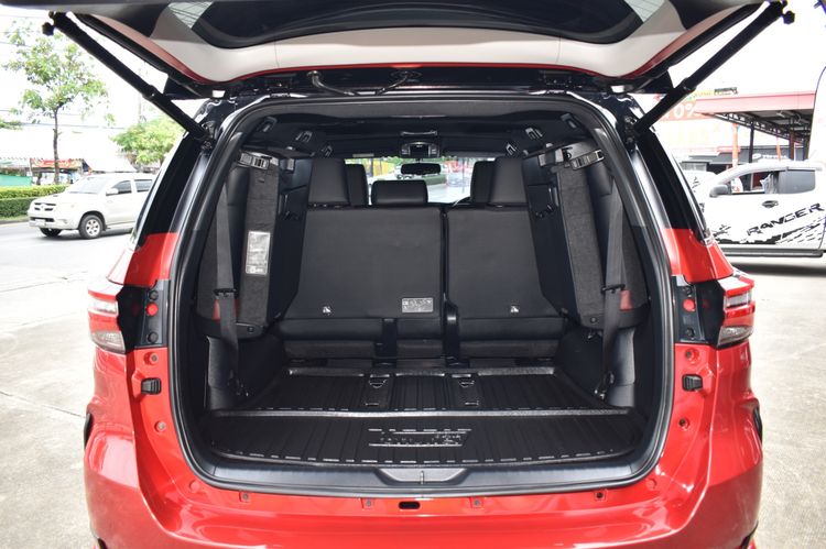 Toyota Fortuner 2022 2.4 Legender Utility-car ดีเซล ไม่ติดแก๊ส เกียร์อัตโนมัติ หลากสี รูปที่ 4