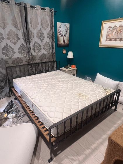 เตียงเหล็กแบรนด์Habitat พร้อมฟูก Sealy ขนาด 5ฟุต 